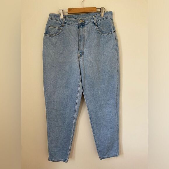 Vintage Mom Light Wash Jeans - Picture 7 of 9